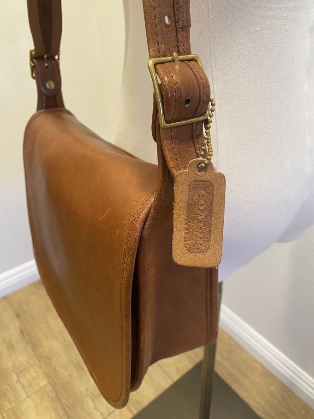 Vintage COACH #9170 NYC Classic Leather Shoulder Bag - Picture 3 of 11